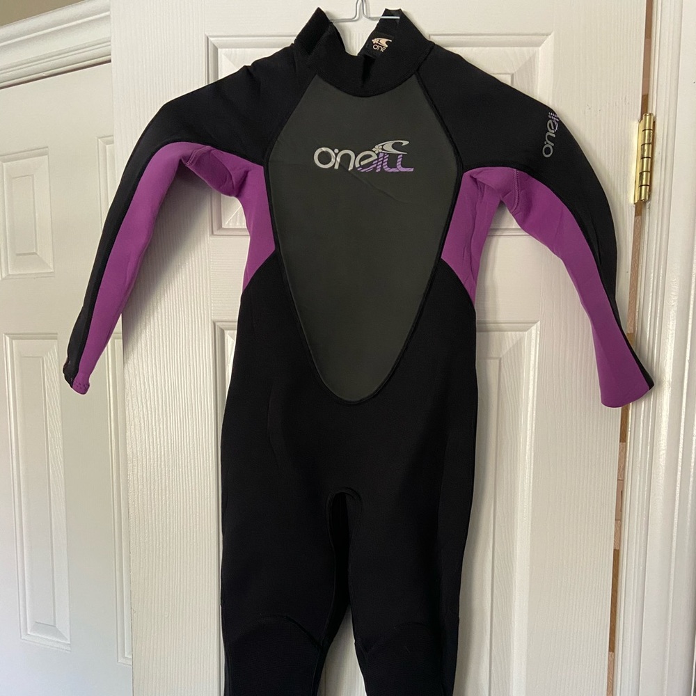 Girls O’Neil wetsuit